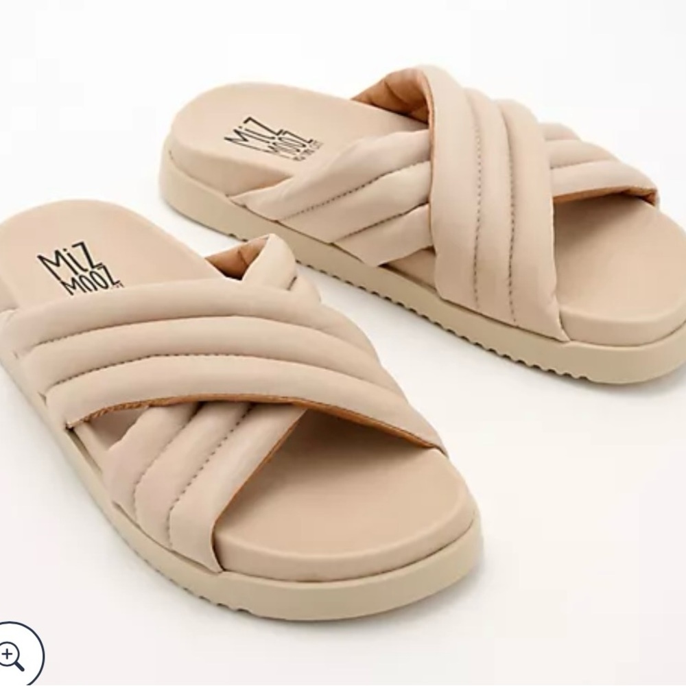 Miz Mooz New York City leather sandals. Cream color. Size 39 (8 1/2)
